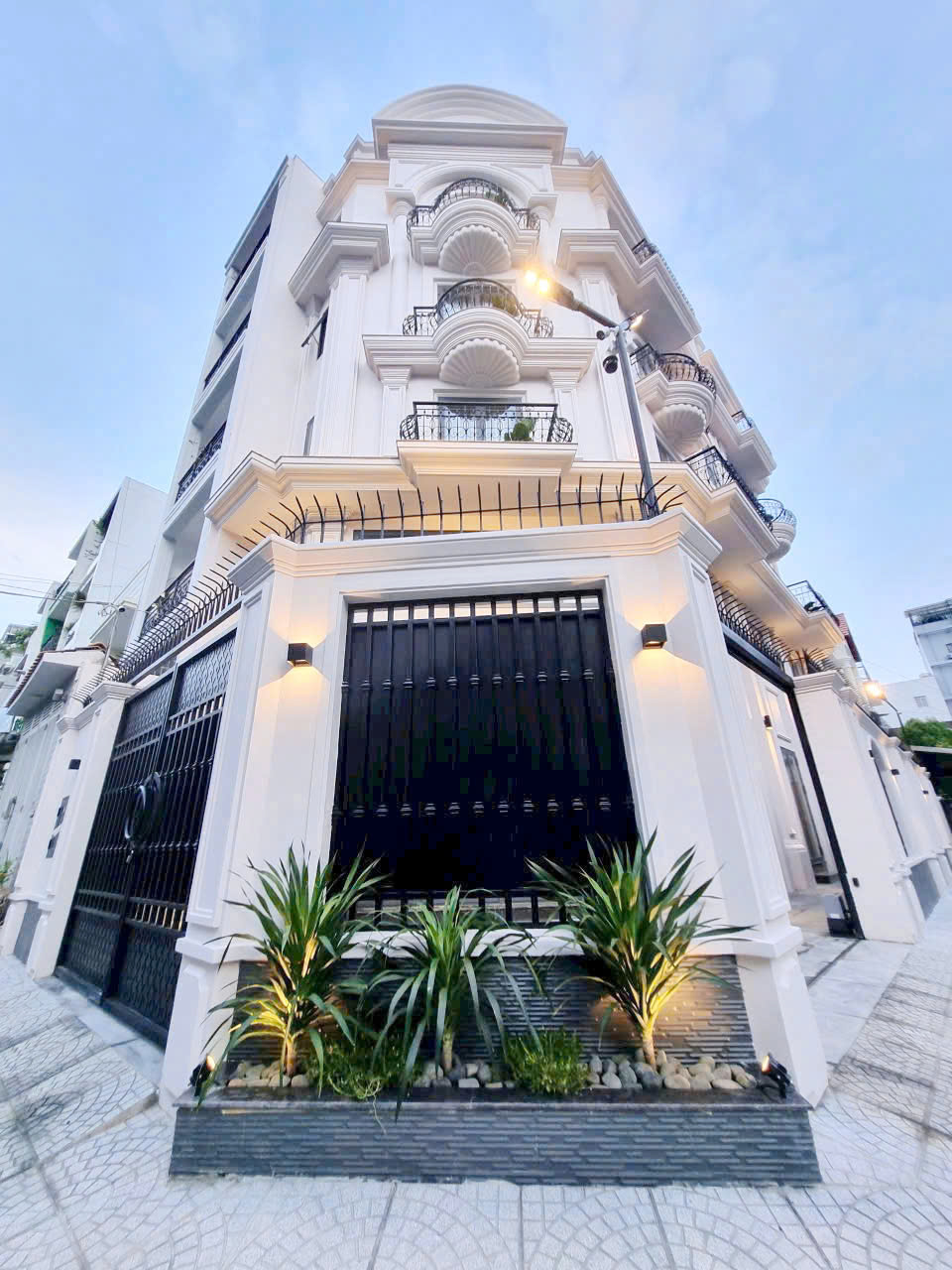 Bán góc biệt thự ngang 7.8x20 đẹp nhất MT ĐS Tân Quy Q7 giá 32.9 tỷ