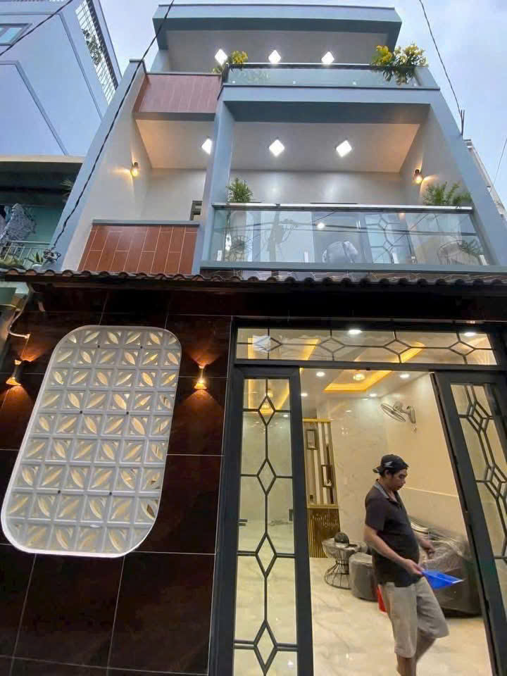 BÁN NHÀ 1 TRỆT 2 LẦU - TRUNG TÂM P4 - TÂN AN - DT 90m2 - GIÁ 2.4 TỶ - SHR