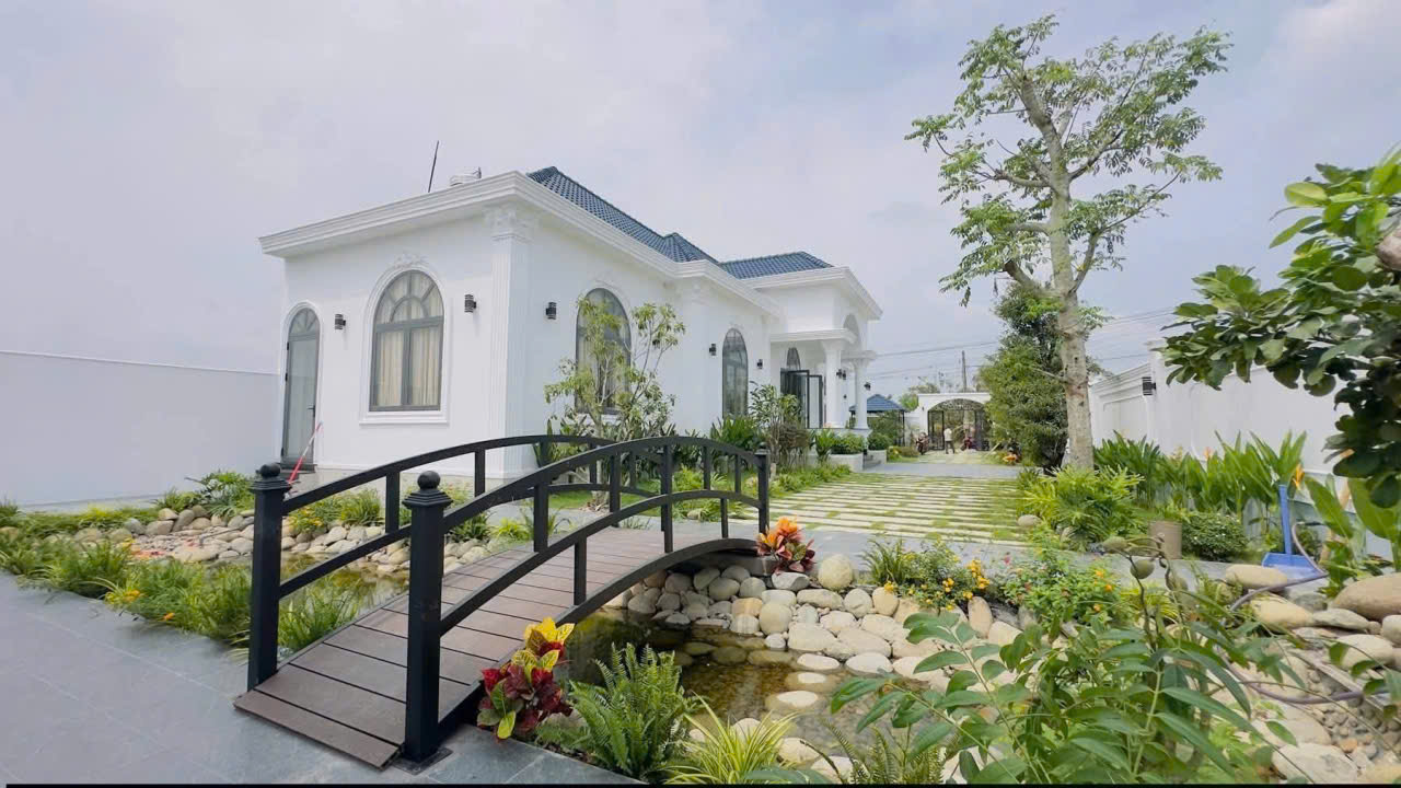 Villa sport club đẳng cấp nghỉ dưỡng cao cấp khuôn viên ao cá koi và sân Pickleb