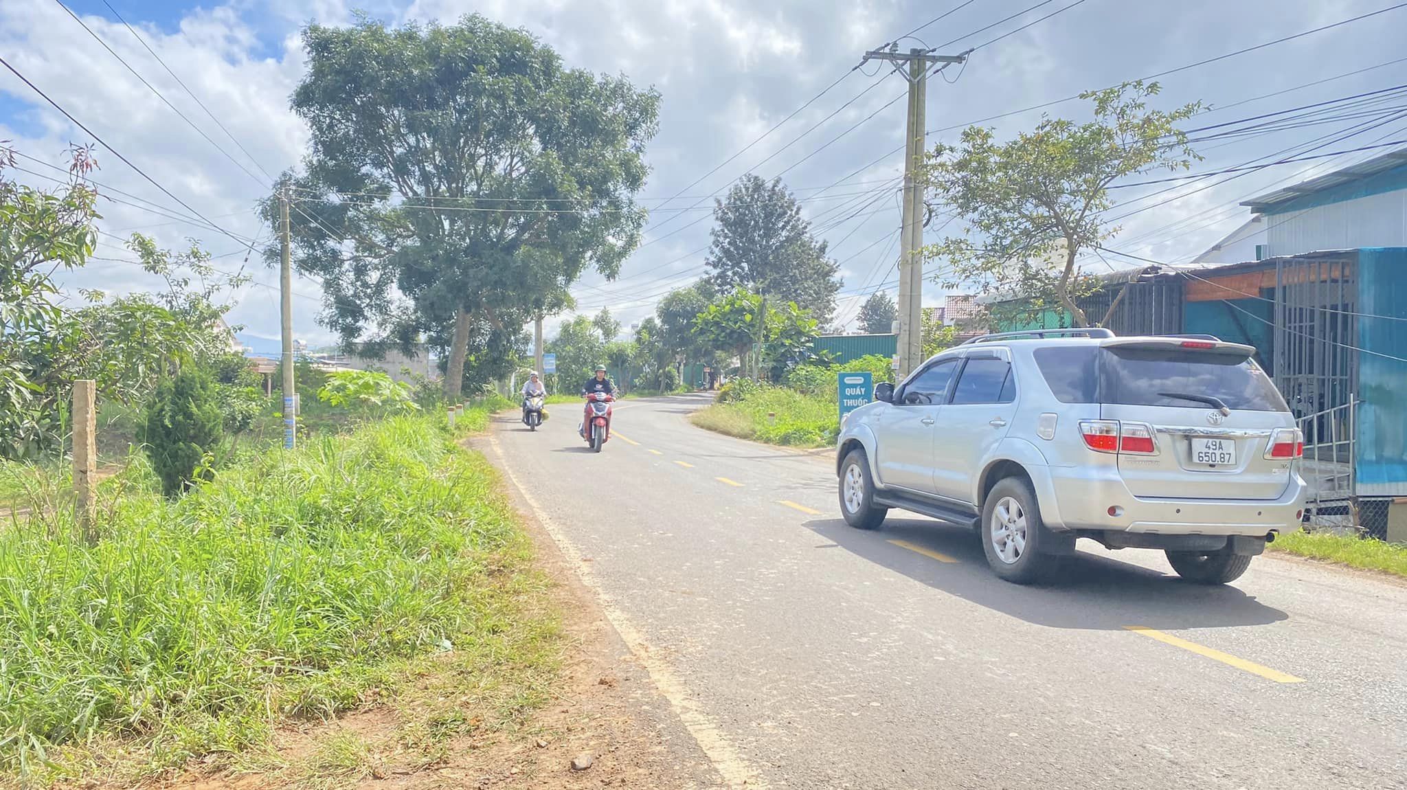 Đất mặt tiền dh1, n'thôn hạ đức trọng, gần nông dược đame, chợ, ngã 3 cửa rừng..