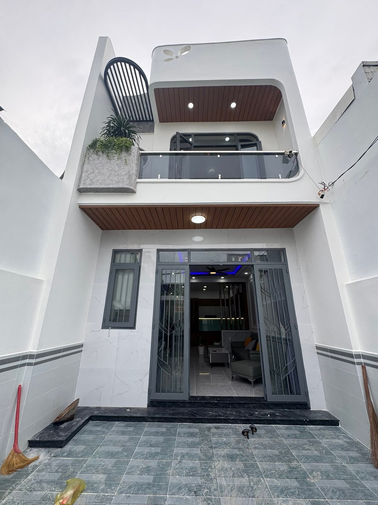 GIÁ TỐT – NHÀ 1 TRỆT 1 LẦU CHỈ 2 TỶ 150 TRIỆU / 105M²