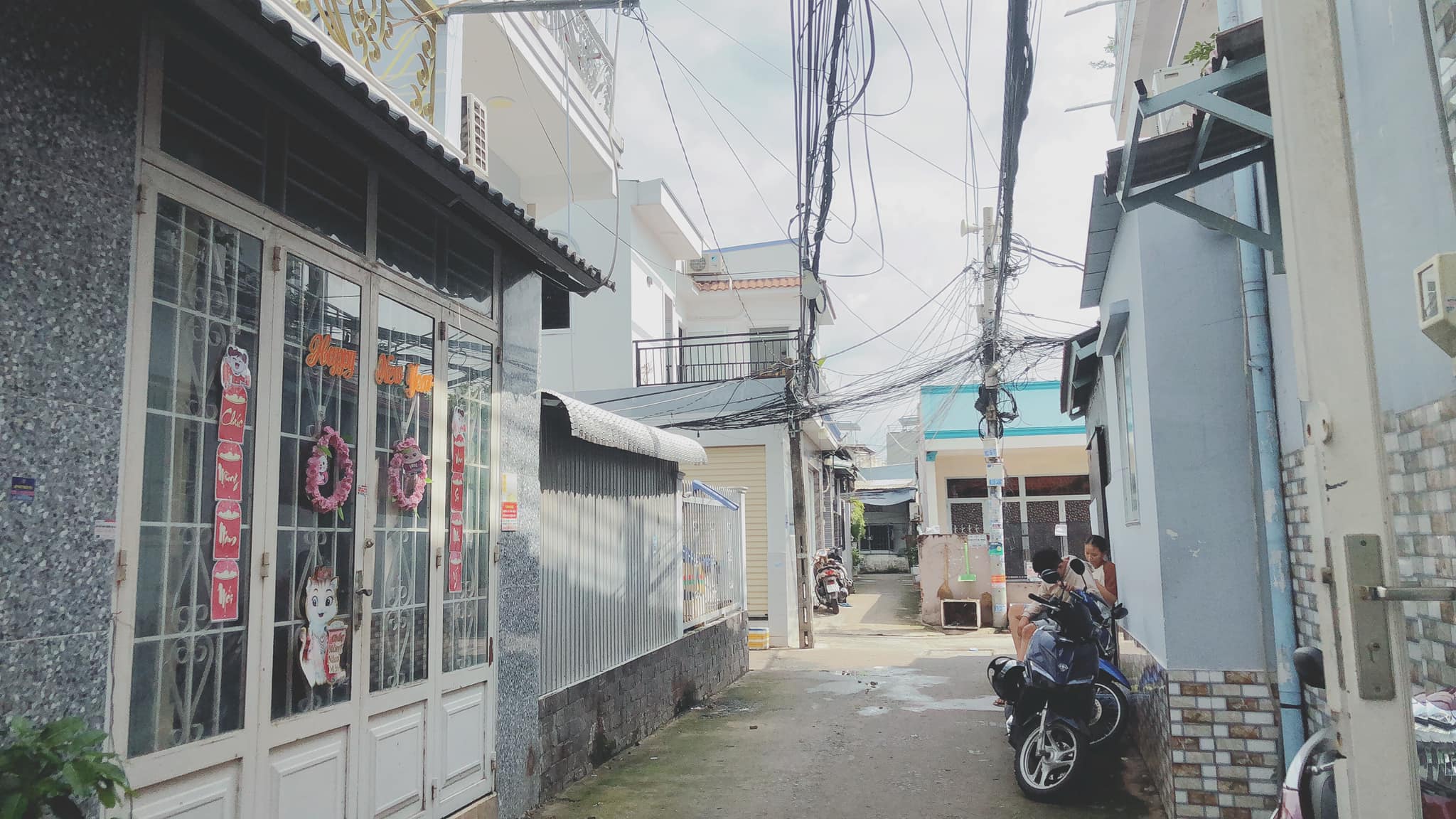 Nhà Quận 7 Gìa Rẻ, Căn góc 2 mặt tiền Hẻm ôtô thoáng mát