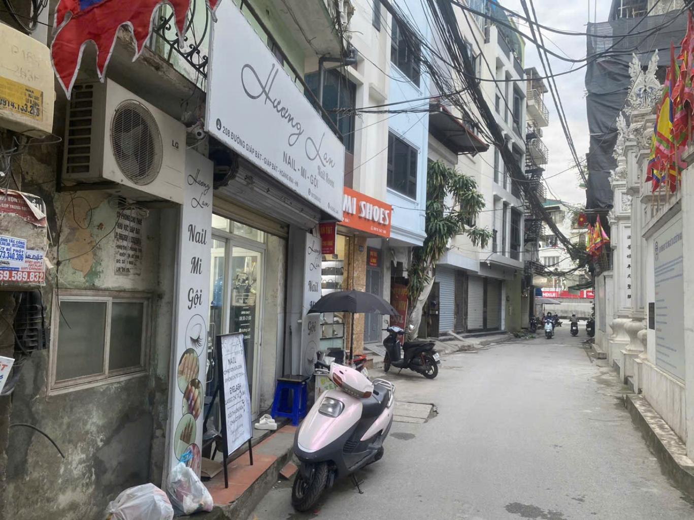 Bán 73M mặt phố giáp bát tặng nhà hoàng mai