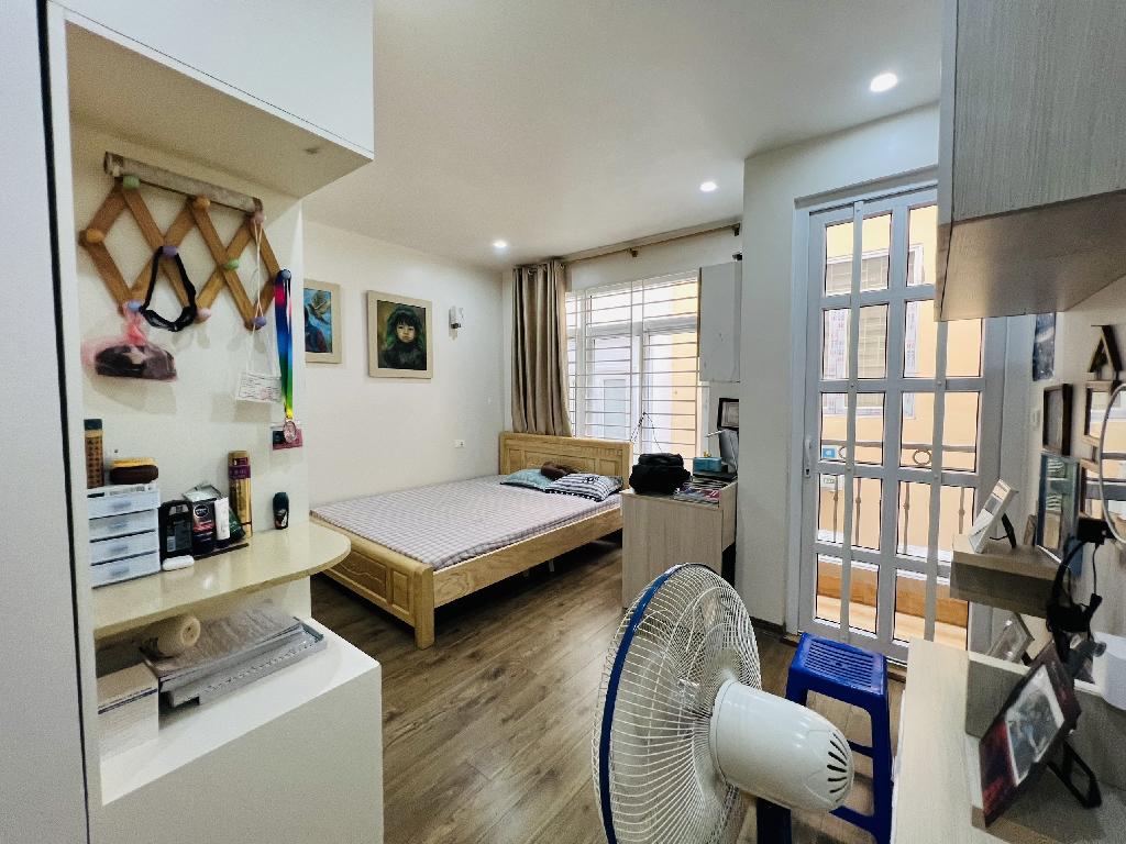 Giảm chào gần 1 tỷ bán nhà yên lạc 5 tầng phân lô ô chờ thang máy hai bà trưng