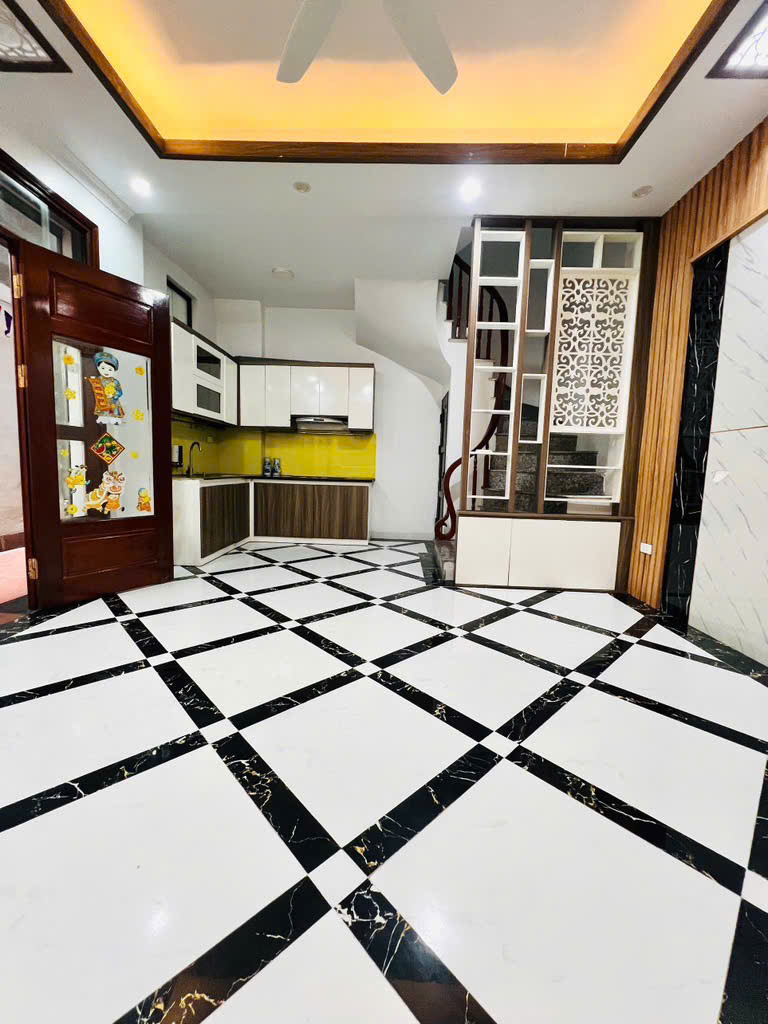 Bán nhà view gần Hồ Tây – Cách phố vài bước chân – Không gian sống lý tưởng