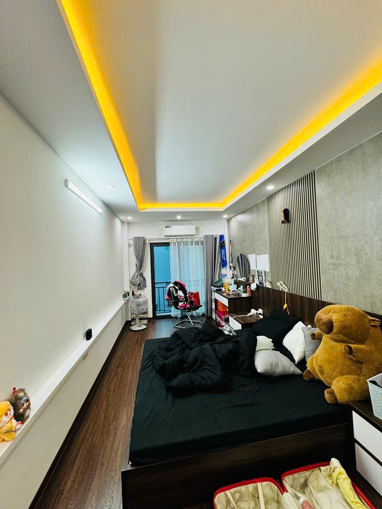 Bán nhà lô góc hiếm – phân lô quân đội Lạc Long Quân – 3 ngủ, full nội thất