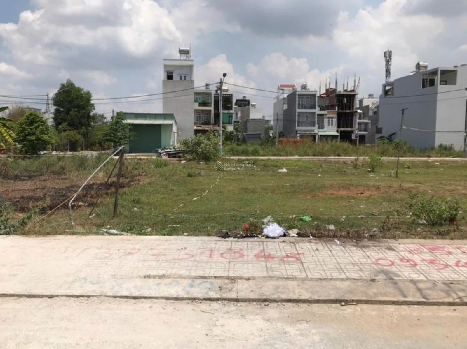 Thương lượng 400tr cho lô 2 mặt tiền đường 32m sẵn sổ đang cho thuê bán coffee.