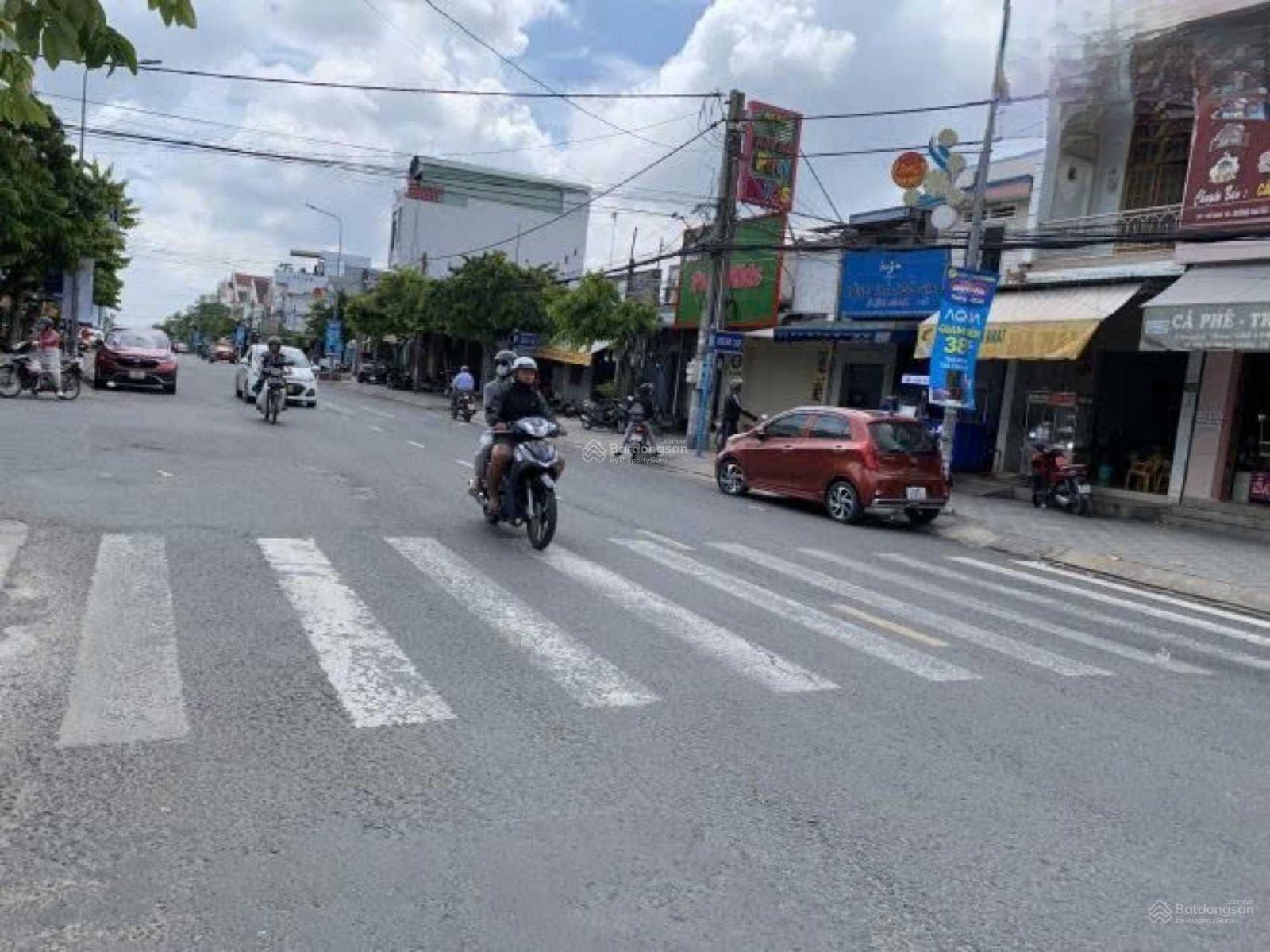 Hàng ngộp sâu 300m2 giá chỉ 875tr còn thương lượng ngay MT Chu Văn An 20 m