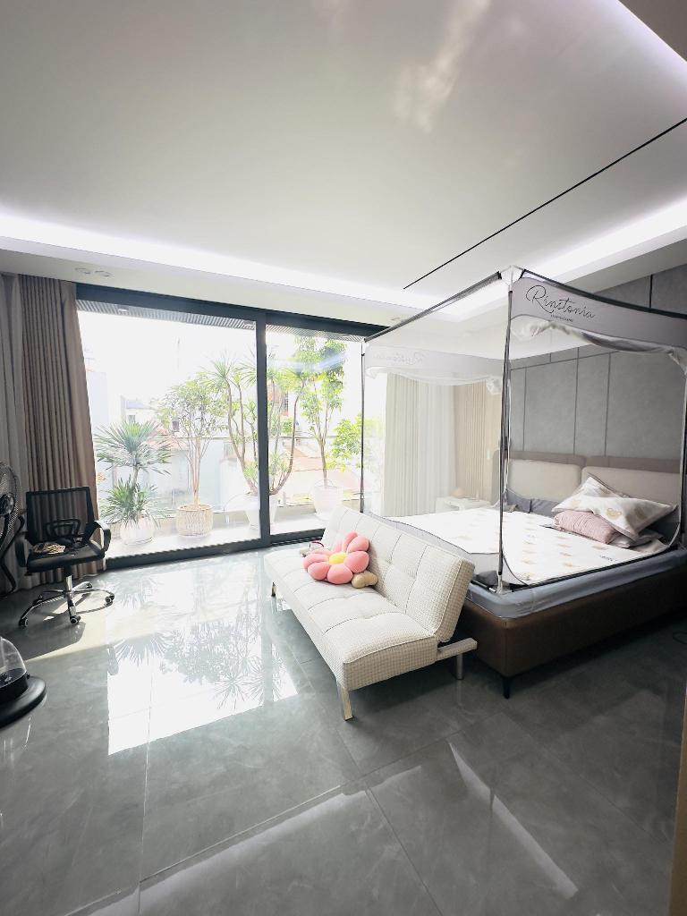 Bán nhà yên lạc 7 tầng thang máy long lanh ô tô tránh kinh doanh văn phòng HBT