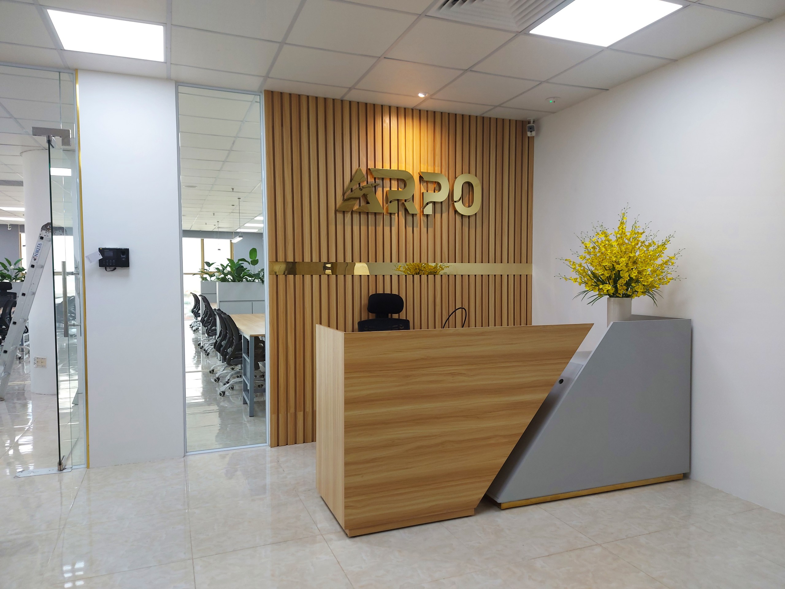 Sang nhượng văn phòng diện tích 219m2 giá ưu đãi, ngay trục đường Nguyễn Văn Linh