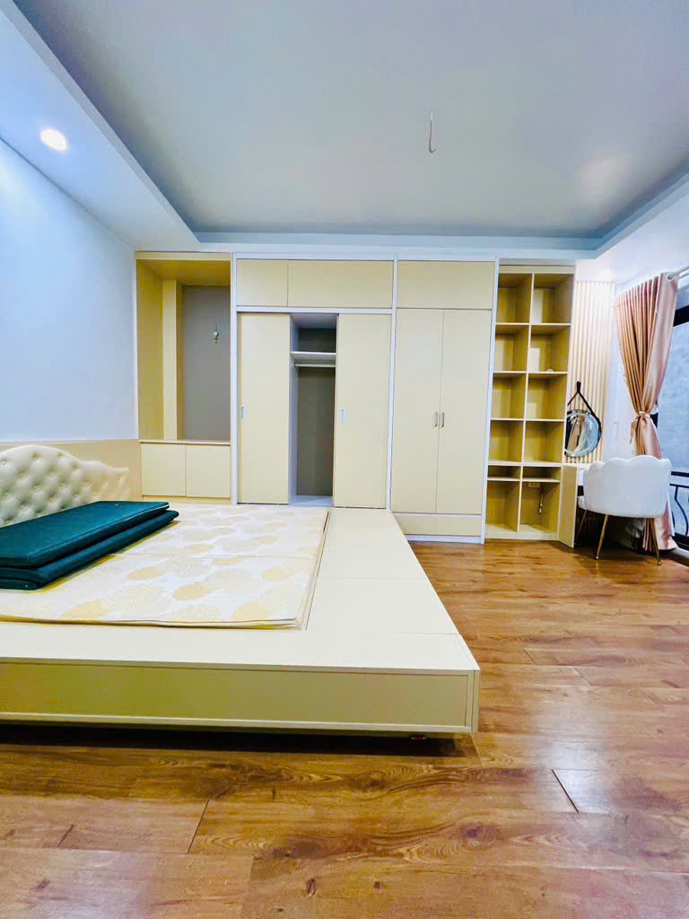 Nhà đẹp gần phố, sát Hồ Tây – Khu dân trí cao, đáng sống bậc nhất