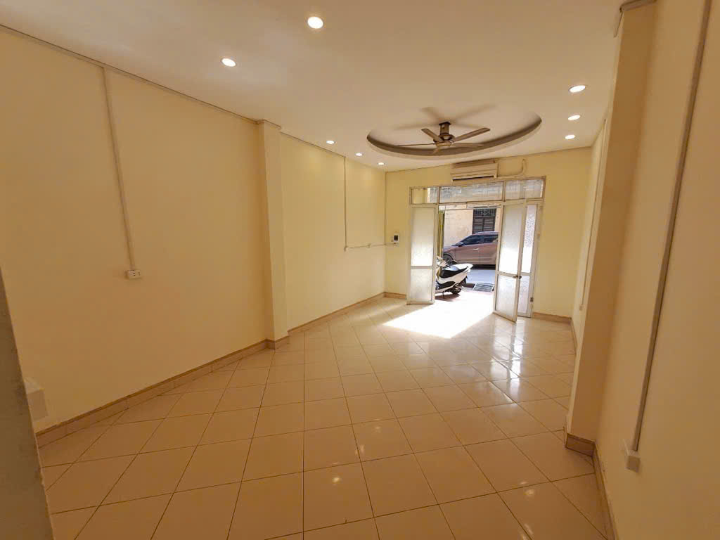 Bán nhà ngõ 512 Hoàng Hoa Thám – ô tô vào nhà, 7 chỗ quay đầu