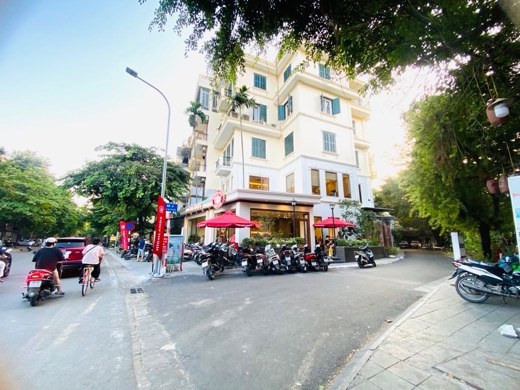 Bán 42M võ thị sáu tặng nhà phân lô vỉa hè ô tô kinh doanh hai bà trưng