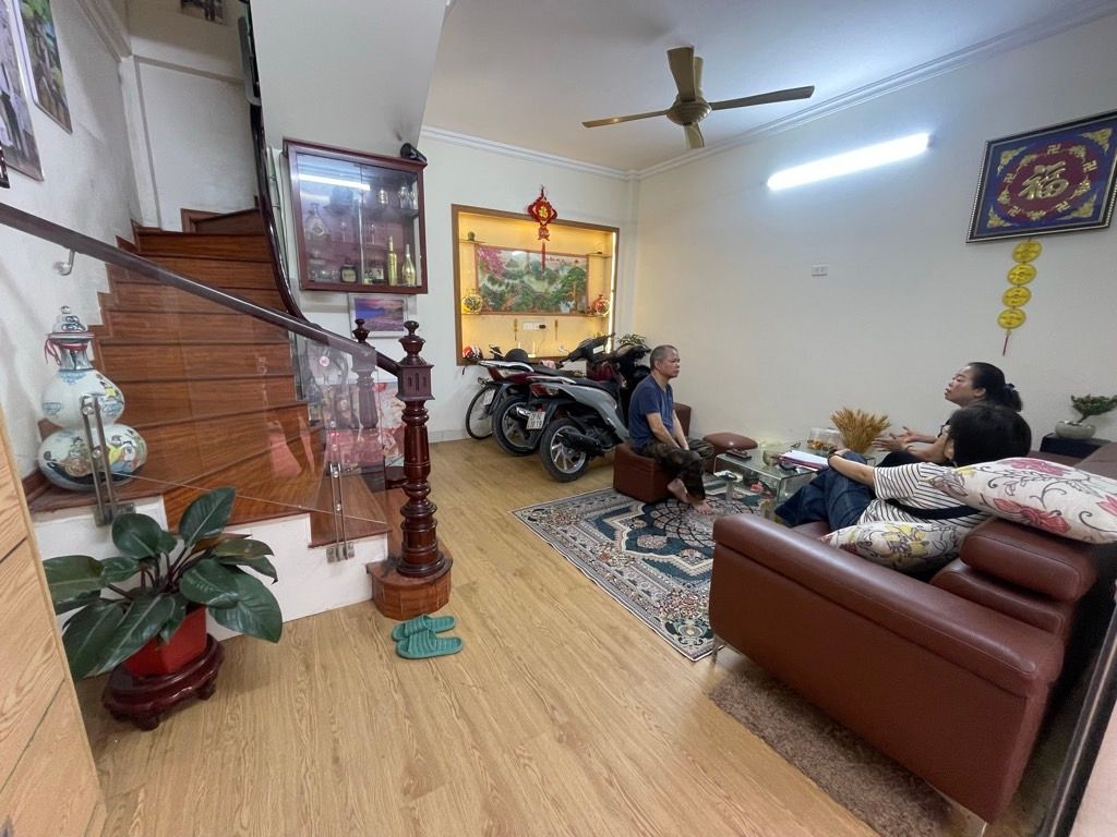 Bán nhà ngũ nhạc 4 tầng dân xây 1 nhà ra phố hoàng mai