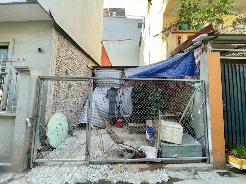 Siêu hiếm bán đất phố trạm 66M ô tô tránh vào đất long biên