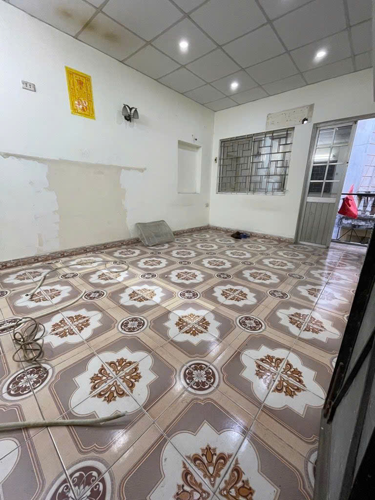 Bán 46m giáp bát tặng nhà phân lô ô tô tránh vào nhà hoàng mai