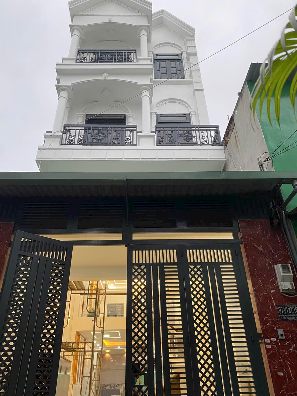 Nhà mới rất sang trọng đẳng cấp với full option nội thất cao cấp