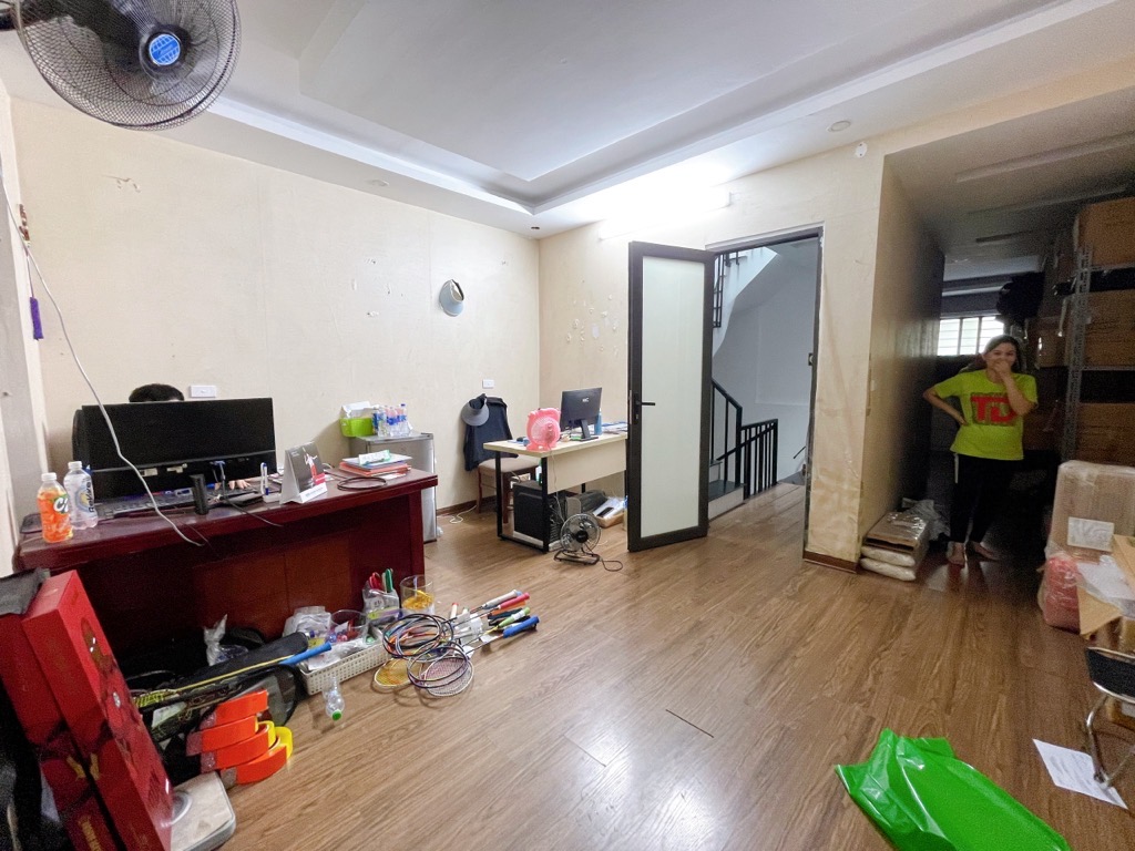 Bán nhà ao sào 4 tầng hàng xóm quận ủy vỉa hè ô tô dừng đỗ kinh doanh hoàng mai