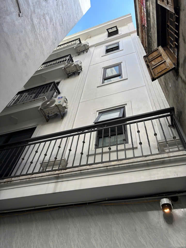 Nhà đẹp Xuân La – 32m² x 5 tầng, mặt tiền 6m, vài bước ra Hồ Tây – giá 9 tỉ!