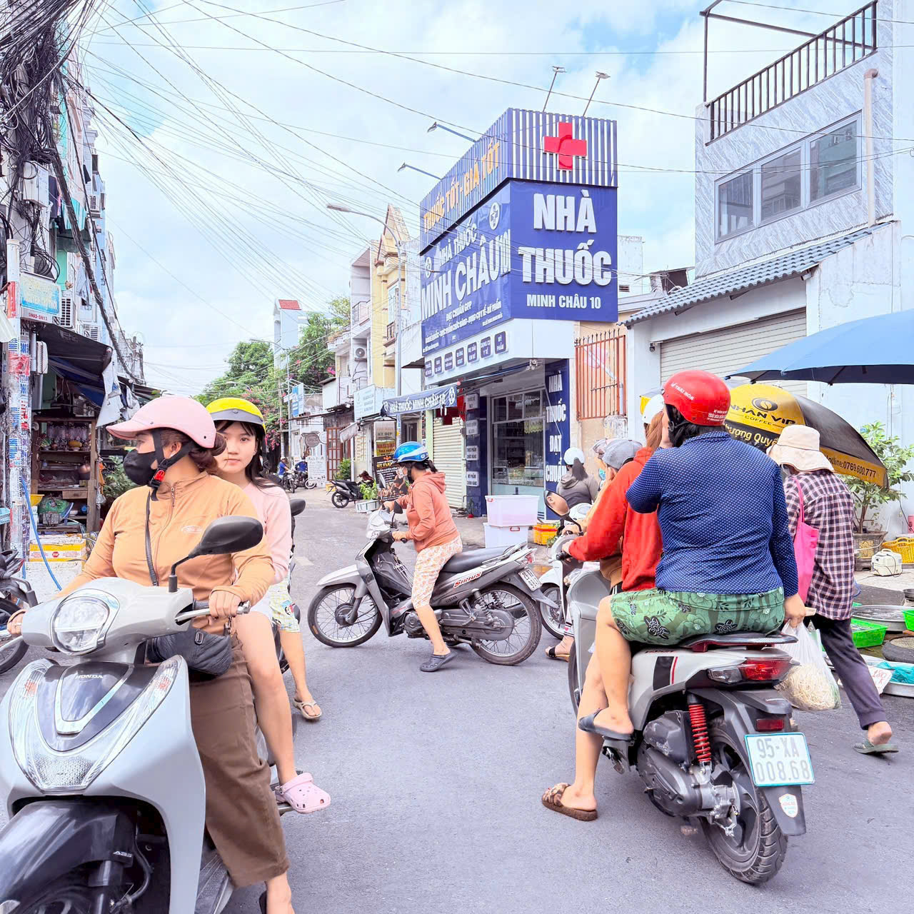 Nhà mới mặt tiền 5,3mx25m gần chợ kinh doanh buôn bán hiệp thành q12