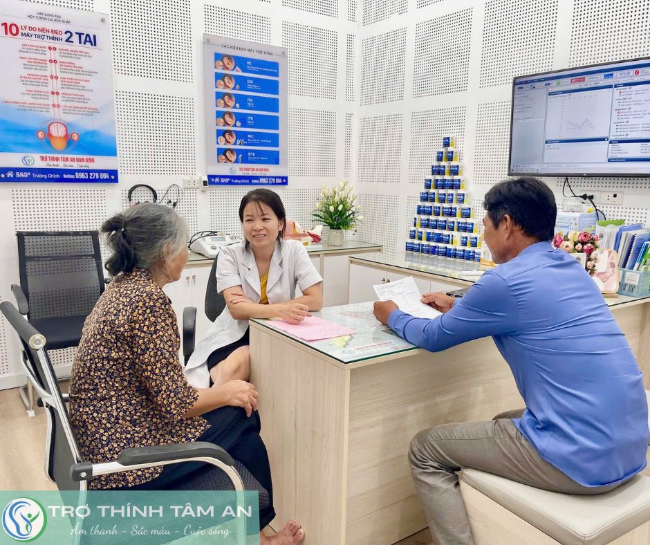 80 NĂM TUỔI ĐỜI – 8 NĂM GẮN BÓ CÙNG MÁY TRỢ THÍNH TÂM AN NAM ĐỊNH