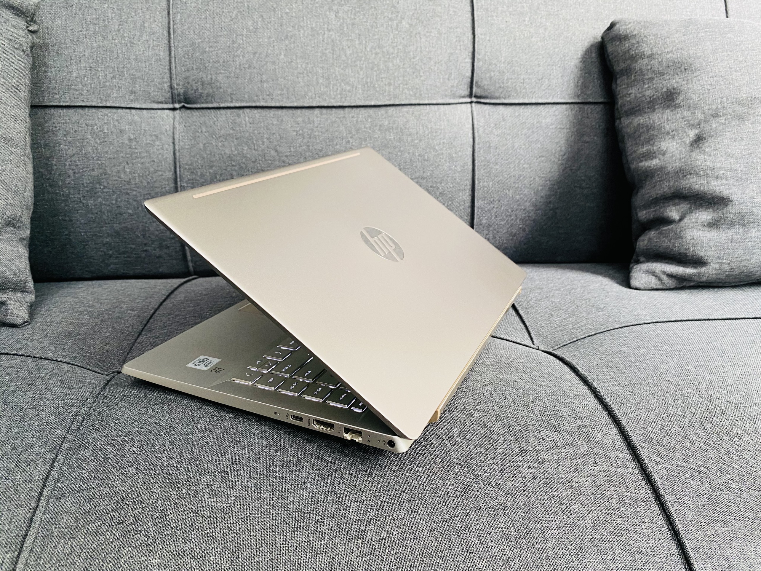 HP PAVILION 14 CE CORE I5- 1035G1 RAM 8G SSD 256G NGUYÊN ZIN GIÁ RẺ
