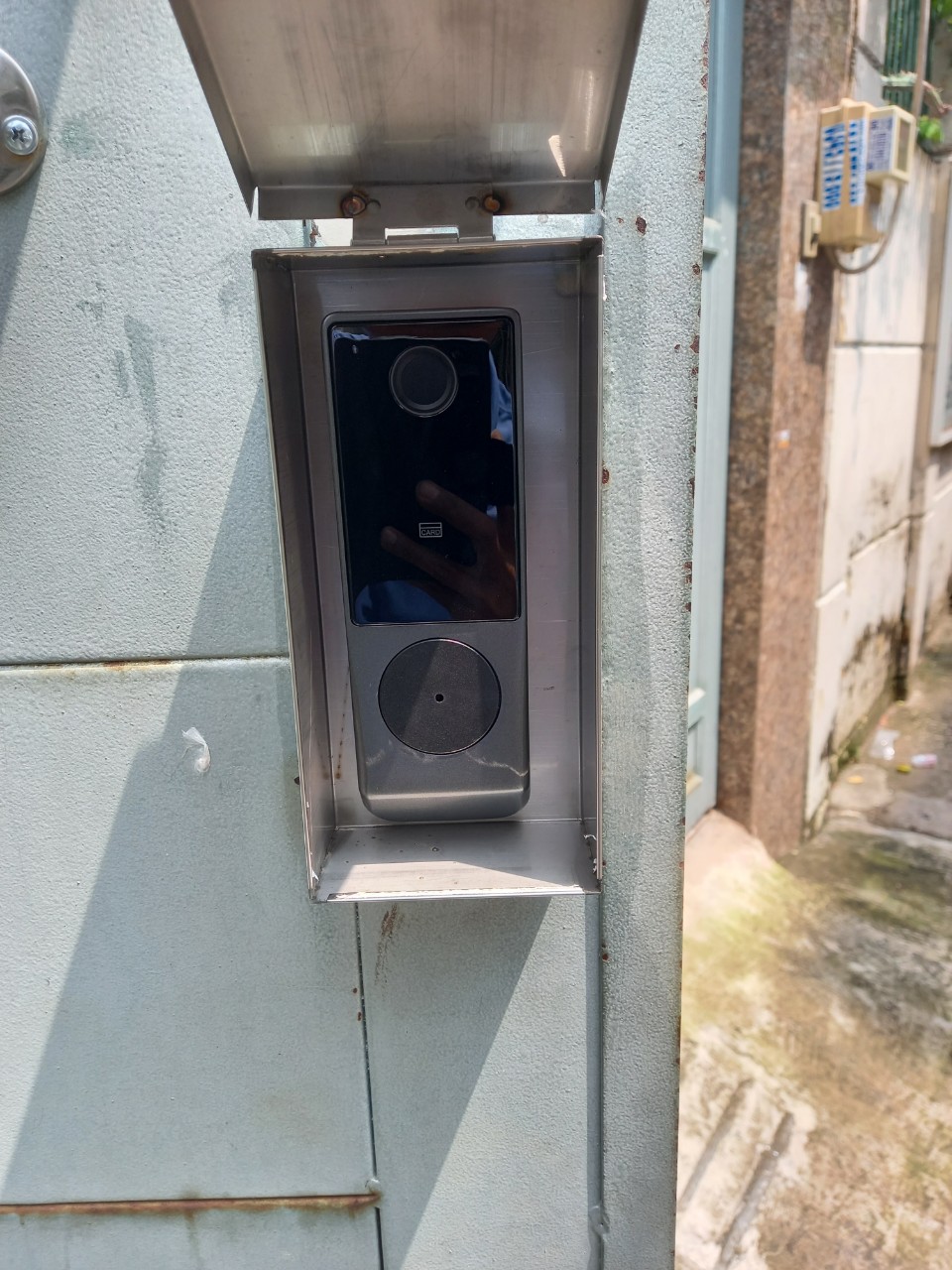 Khóa cửa cổng thông minh