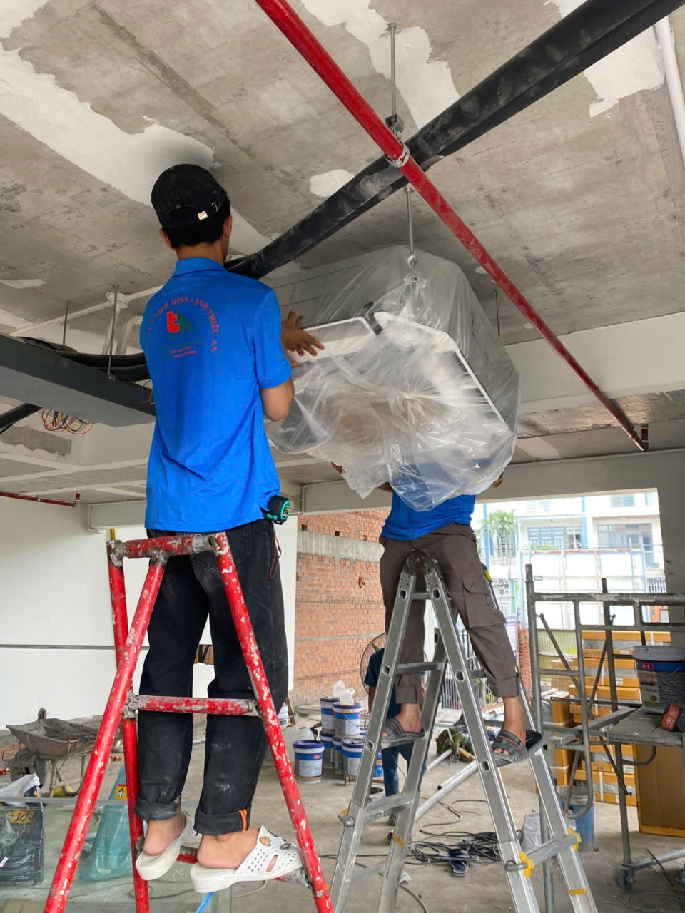 Thi Công Hệ Thống Máy Lạnh Daikin VRV