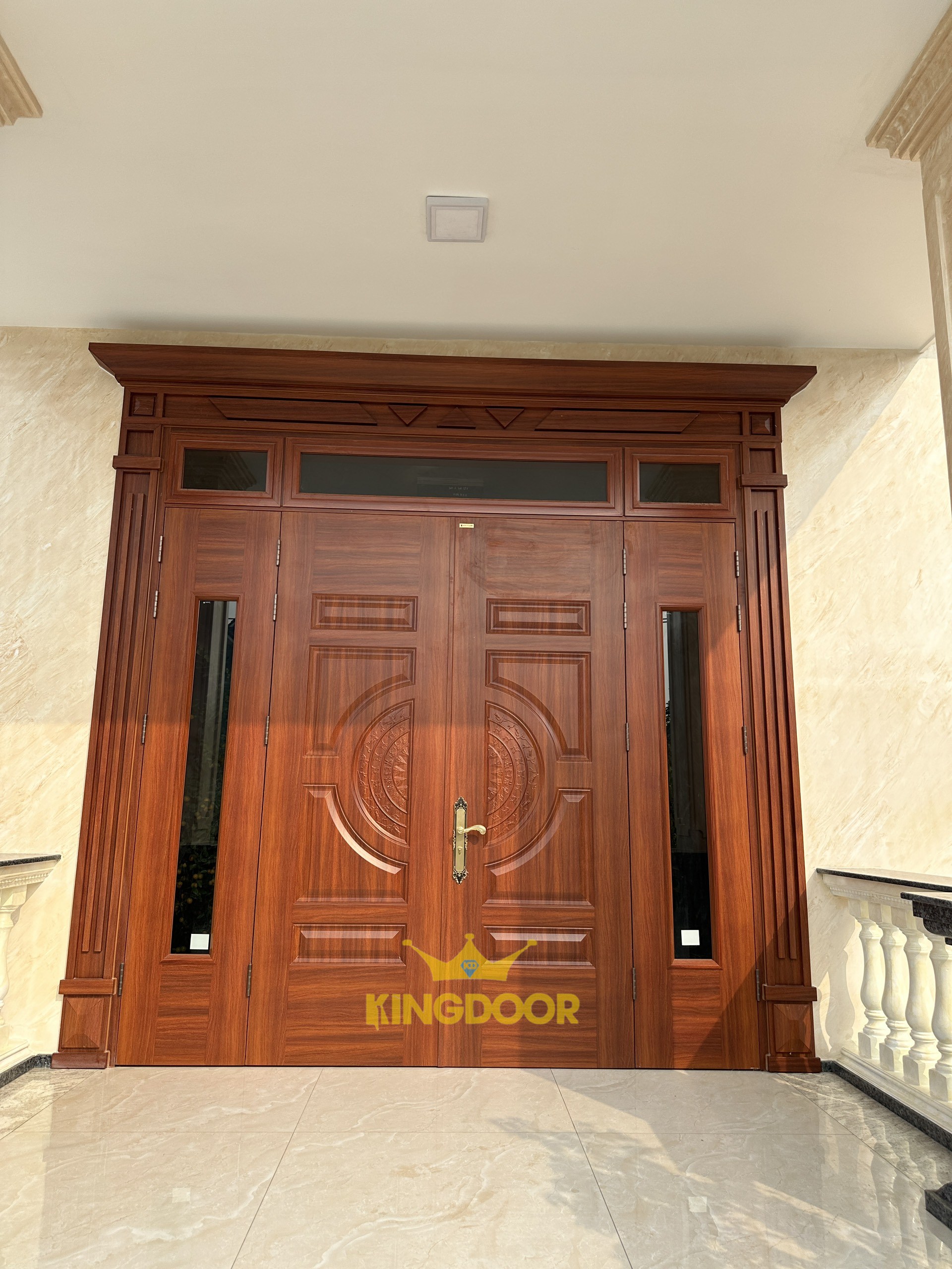 Cửa Thép Vân Gỗ Đơn Vị Nào Bán Uy Tín