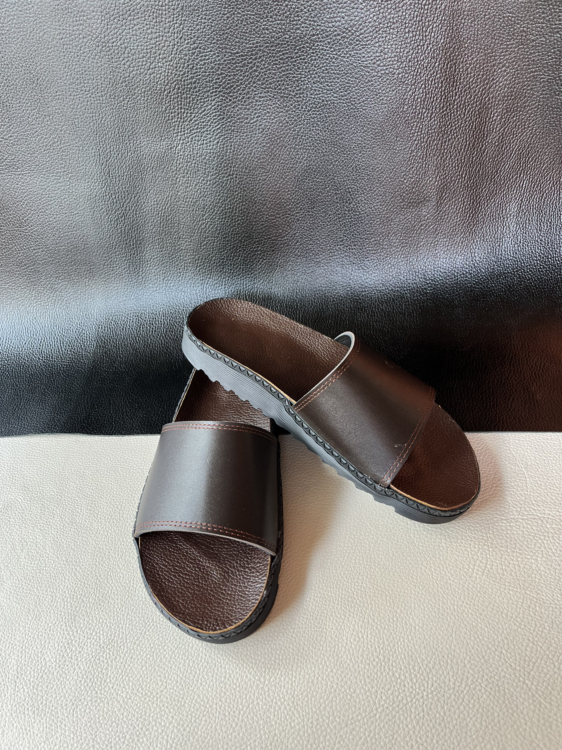 Xưởng sx giày dép da bò,nhập sỉ giá tận xưởng, kh qua trung gian