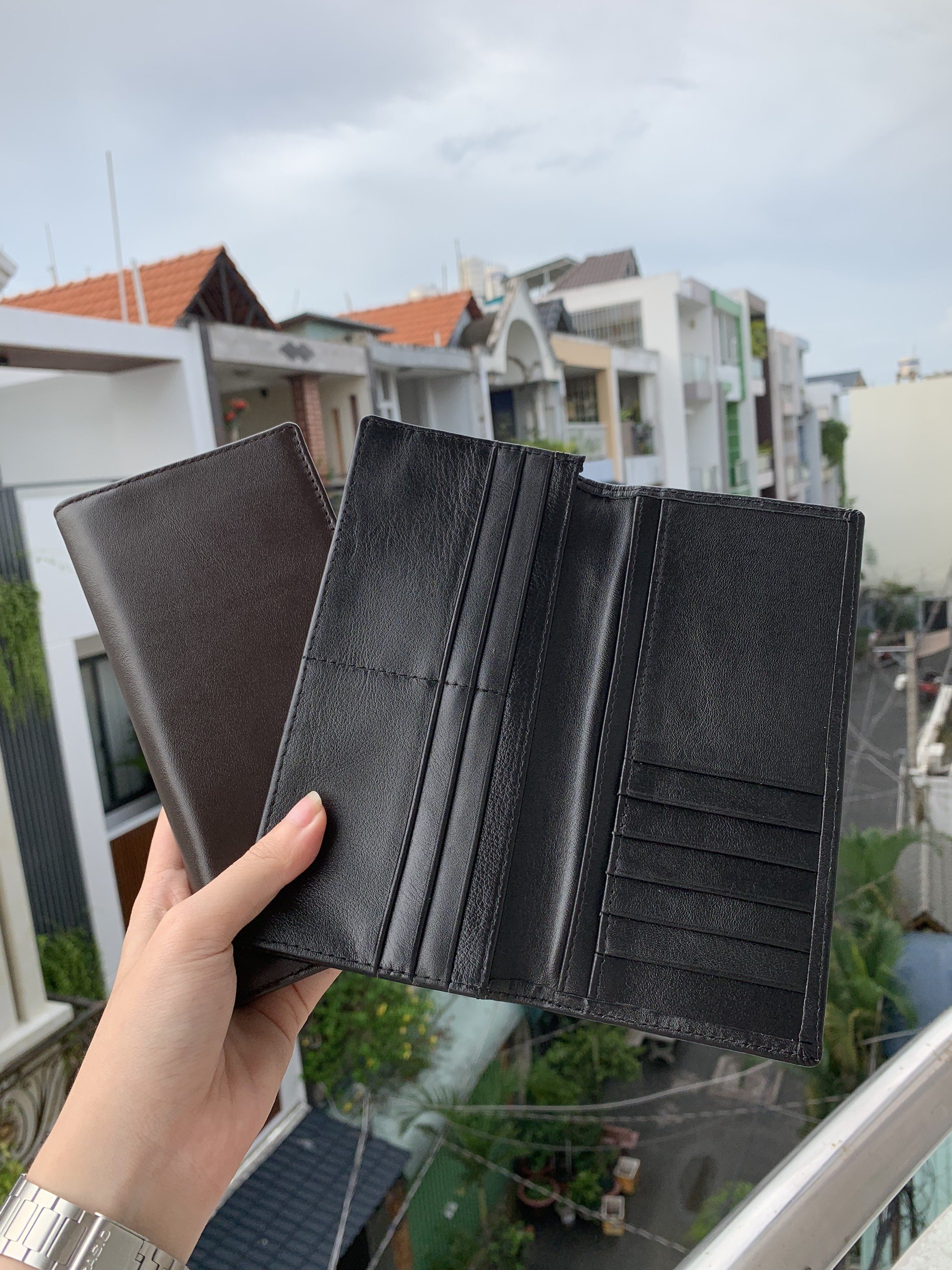 xưởng chuyên sản xuất đồ da từ da thật