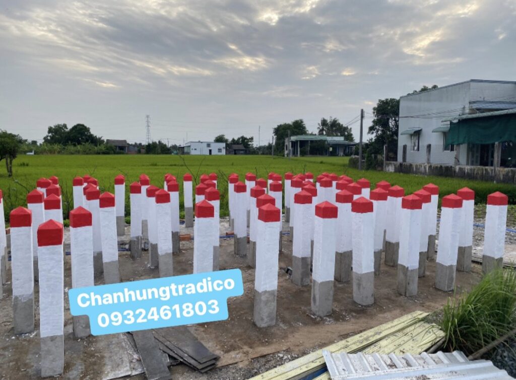 Cọc tiêu bê tông cốt thép sản xuất theo yêu cầu