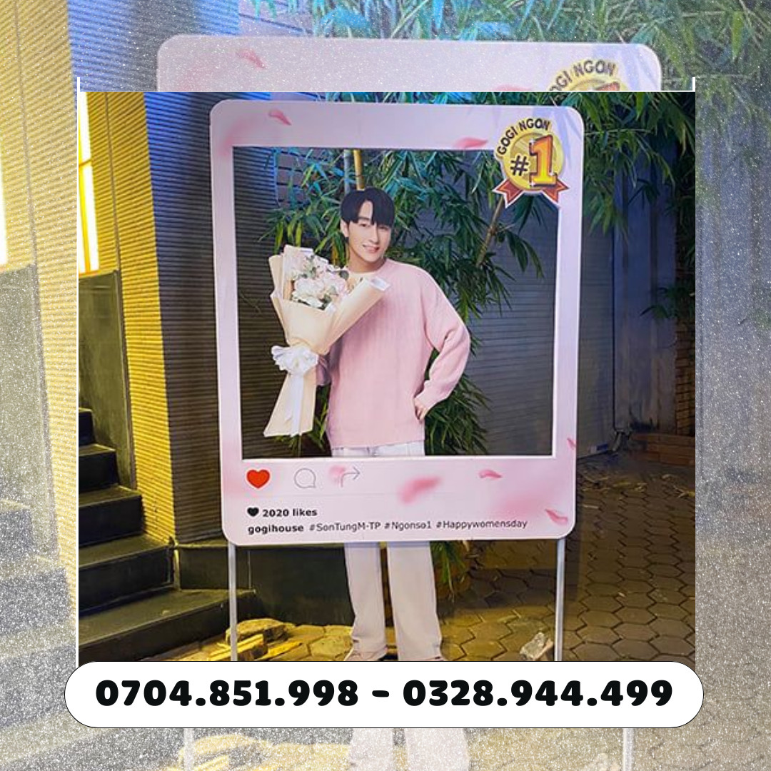 MÔ HÌNH QUẢNG CÁO STANDEE KHUNG SẮT KÈM TẤM NHỰA PVC