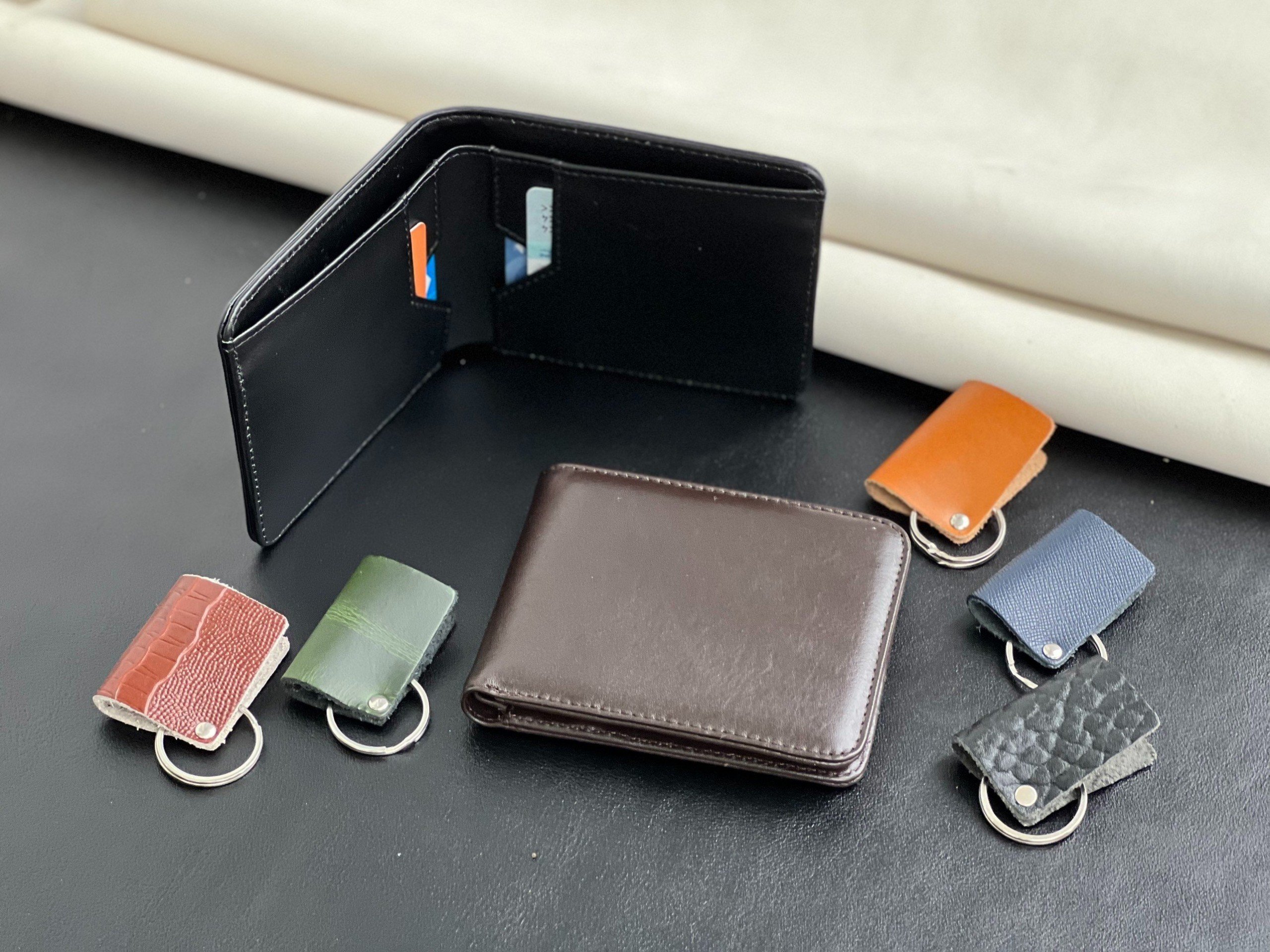 Xưởng đồ da giá sỉ da thật tại TPHCM