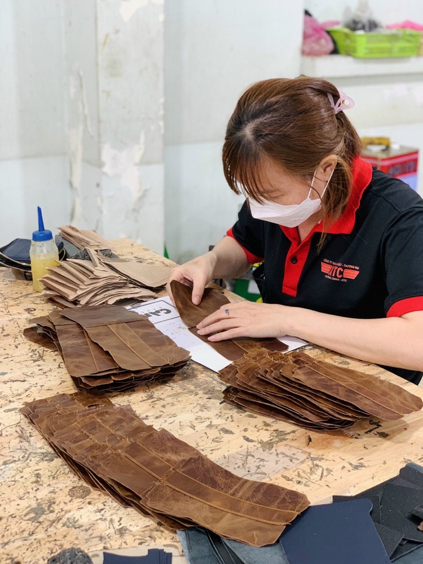 CẦN TÌM NGƯỜI HỢP TÁC KINH DOANH ĐỒ DA THẬT