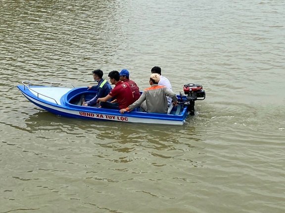 ĐỘNG CƠ THUYỀN còn vài chiếc 7HP chạy xăng e cần Thanh Lý : Lh 0971.239.110