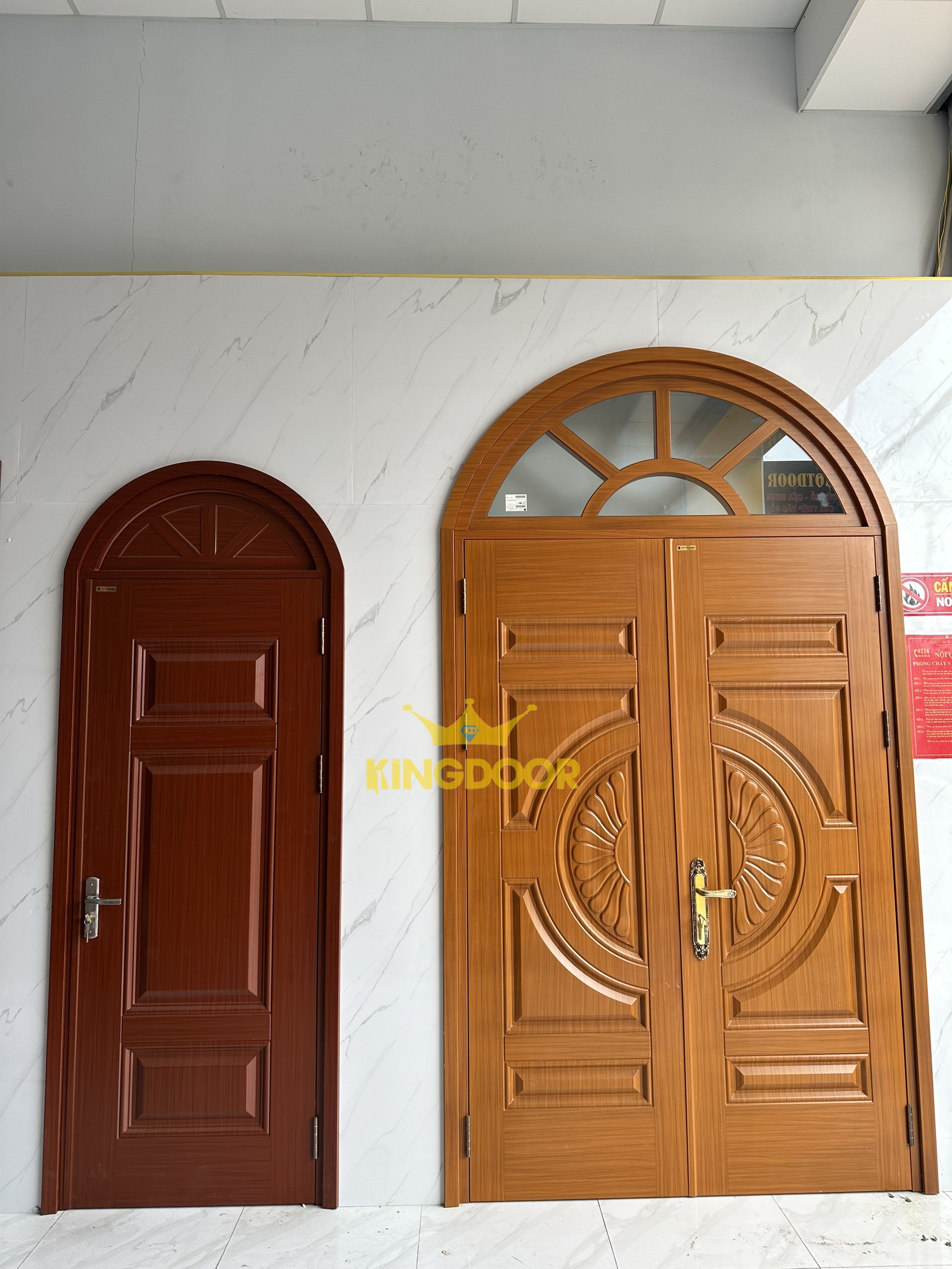 Mẫu Cửa Thép Vân Gỗ  Cho Công Trình