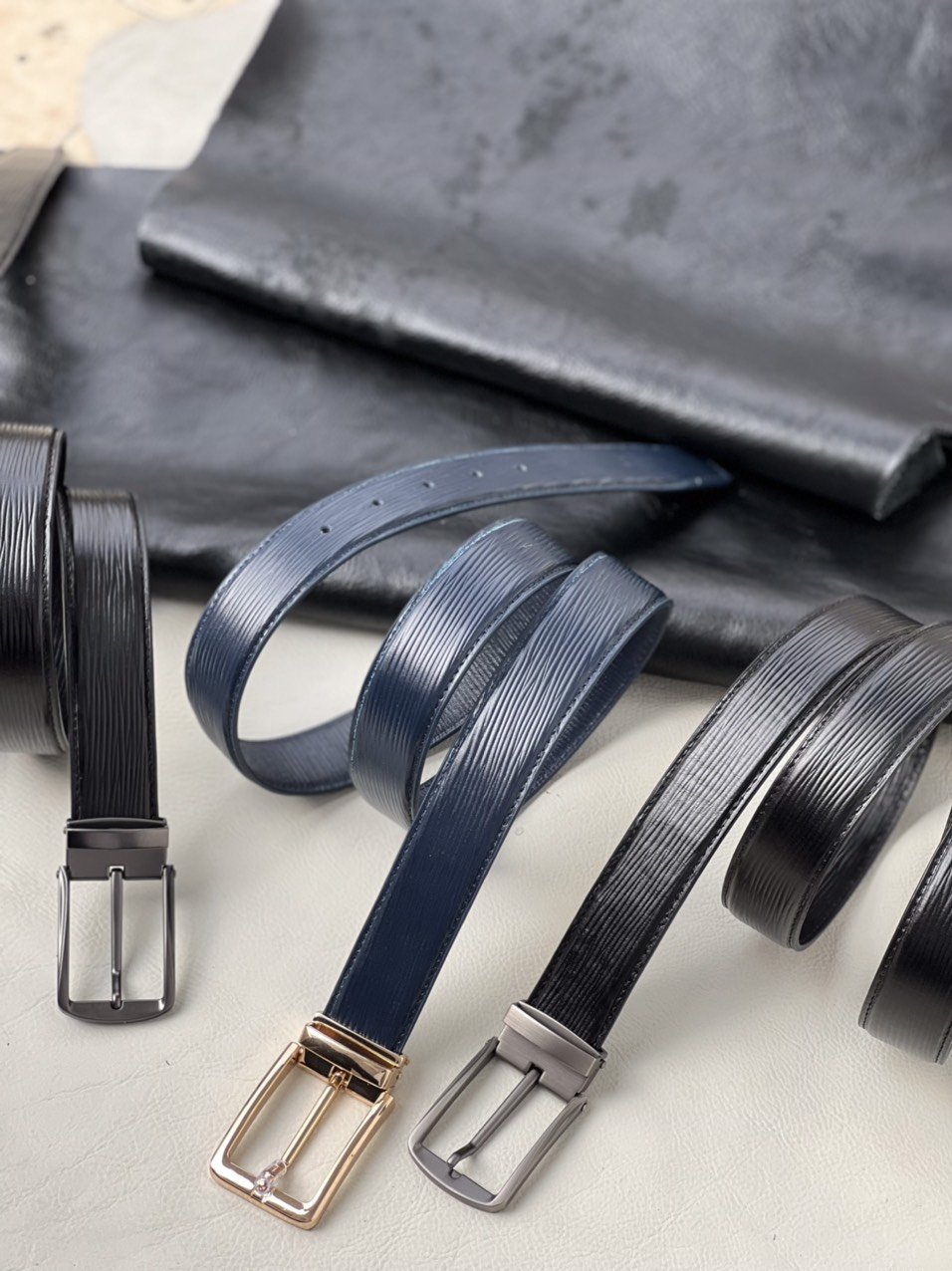 Chưa biết buôn bán kinh doanh mặt hàng nào - Xưởng ví da bò.