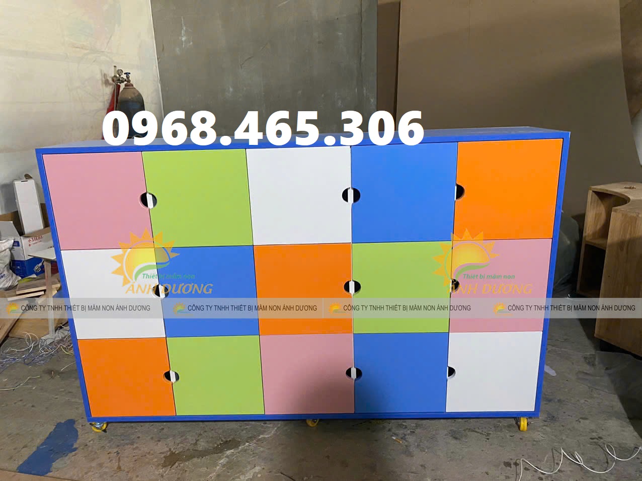 Kệ gỗ đựng cặp dép mầm non, tủ gỗ đựng cặp mầm non