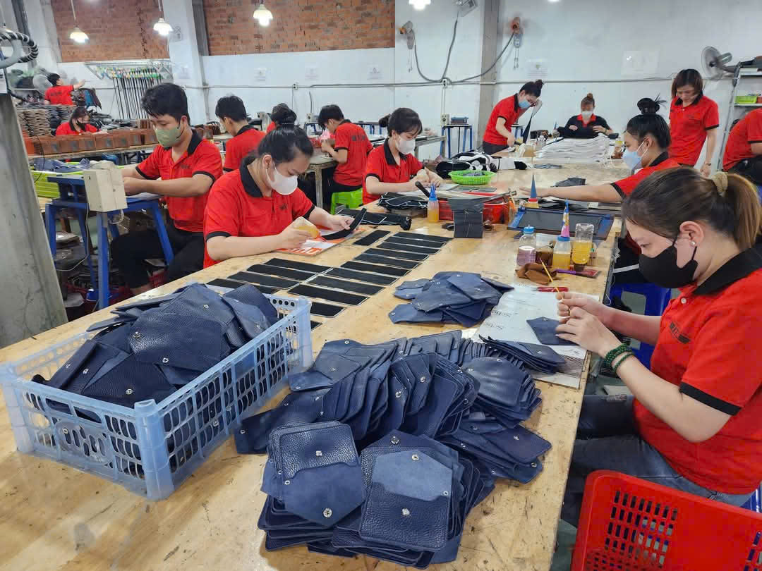 Bắt Đầu Kinh Doanh Đồ Da Không Cần Nhiều Vốn  Có Xưởng Hỗ Trợ Tận Tâm