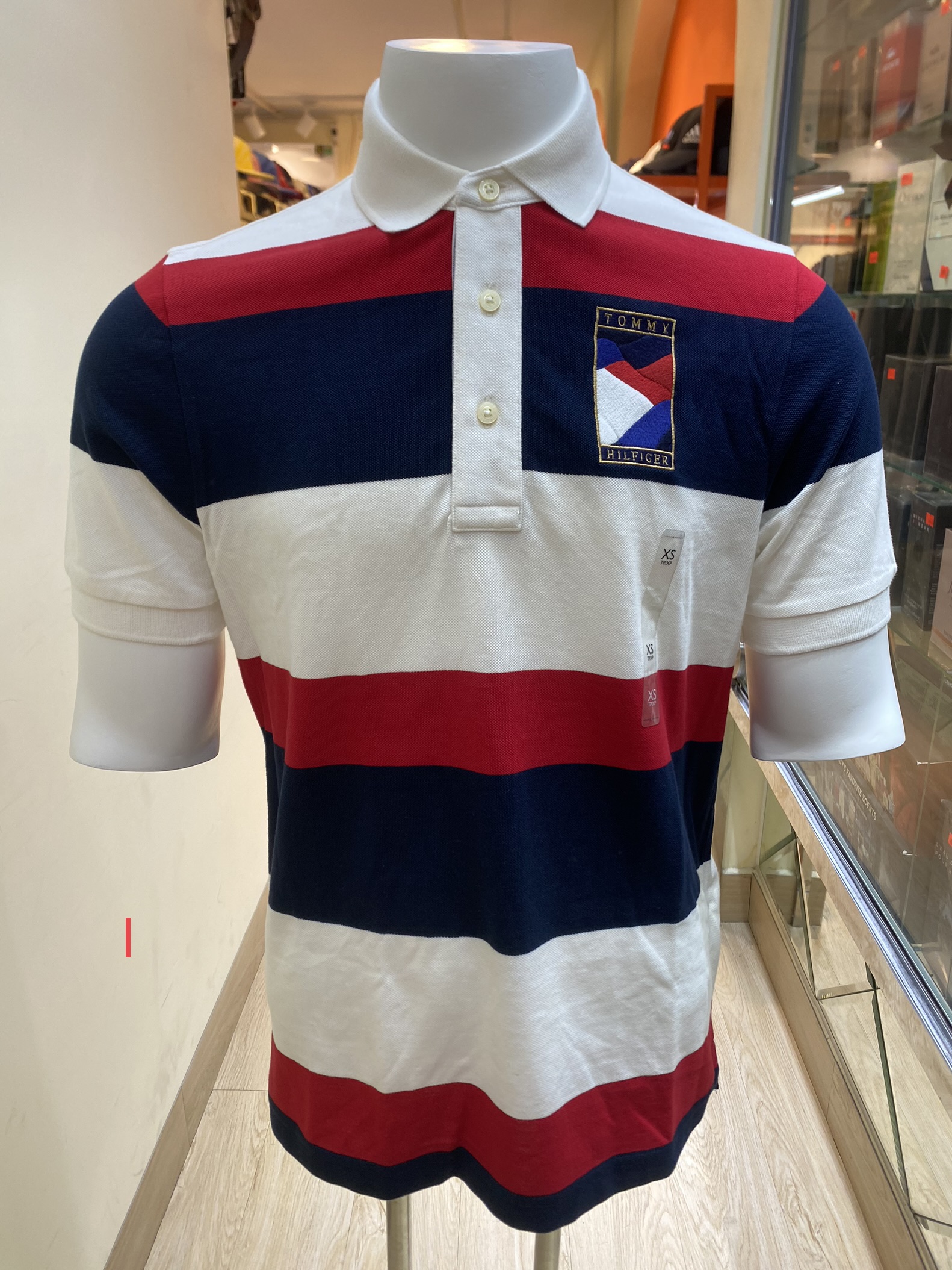 Áo polo Tommy cực kì là ưu đãi tại Thiên đường hàng hiệu