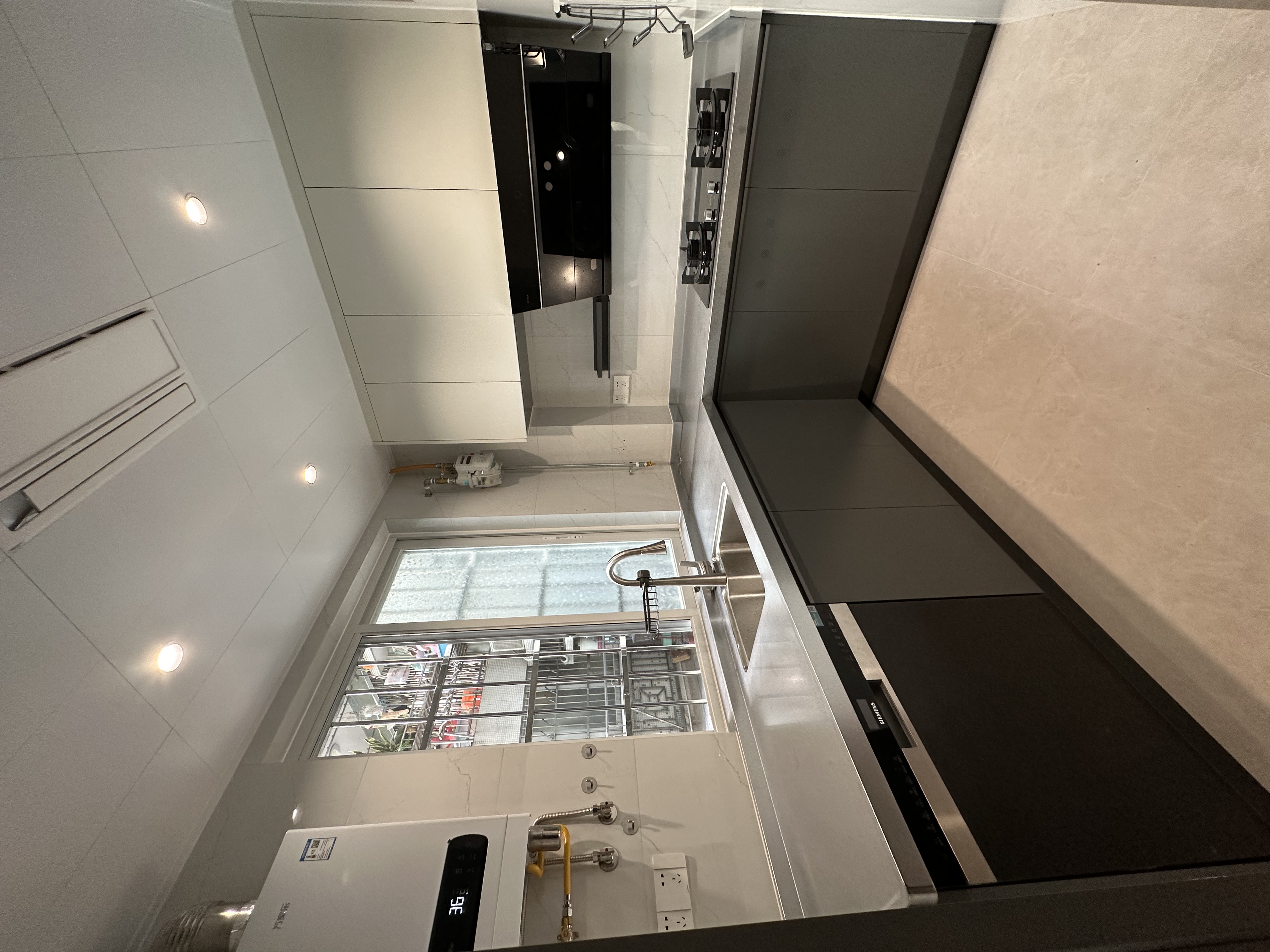 Tủ bếp inox, tủ bếp đá ốp lát công nghệ Đức