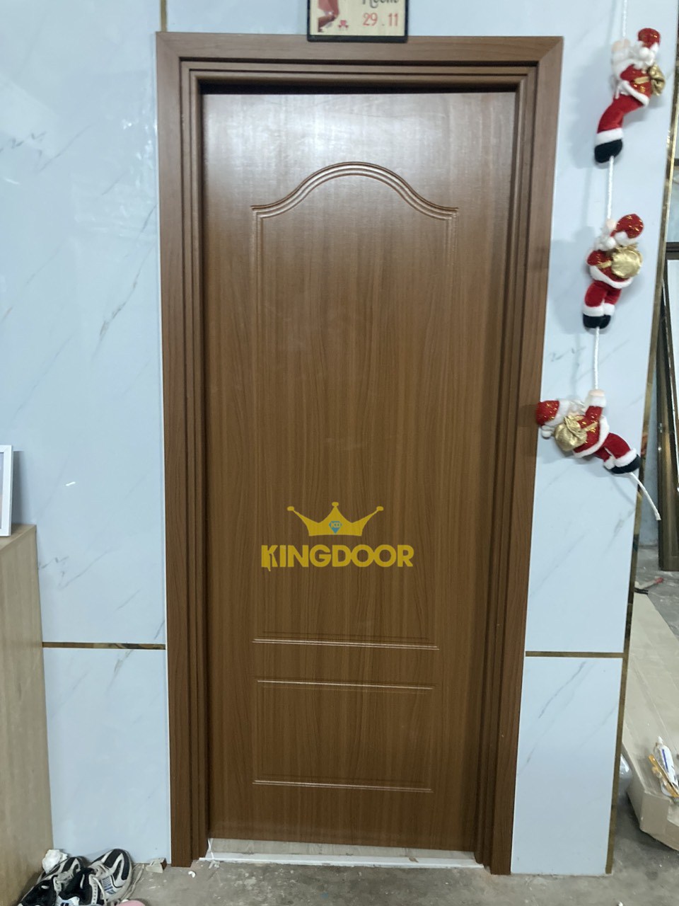 Cửa Nhựa Composite  giá rẻ Tại KingDoor