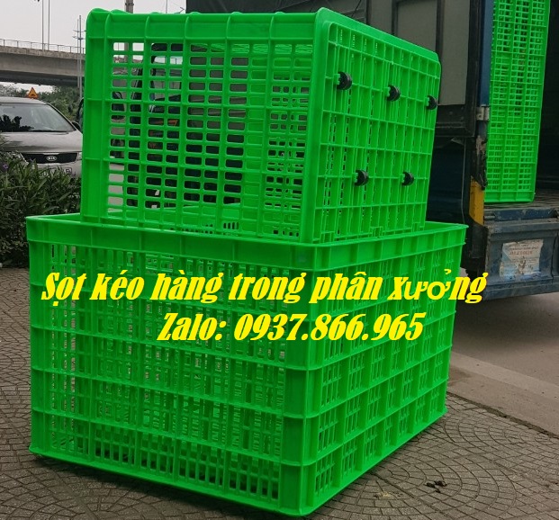 Sóng nhựa hở  có bánh xe, sọt  26 bánh xe, giá sọt nhựa dài hơn 1m, s