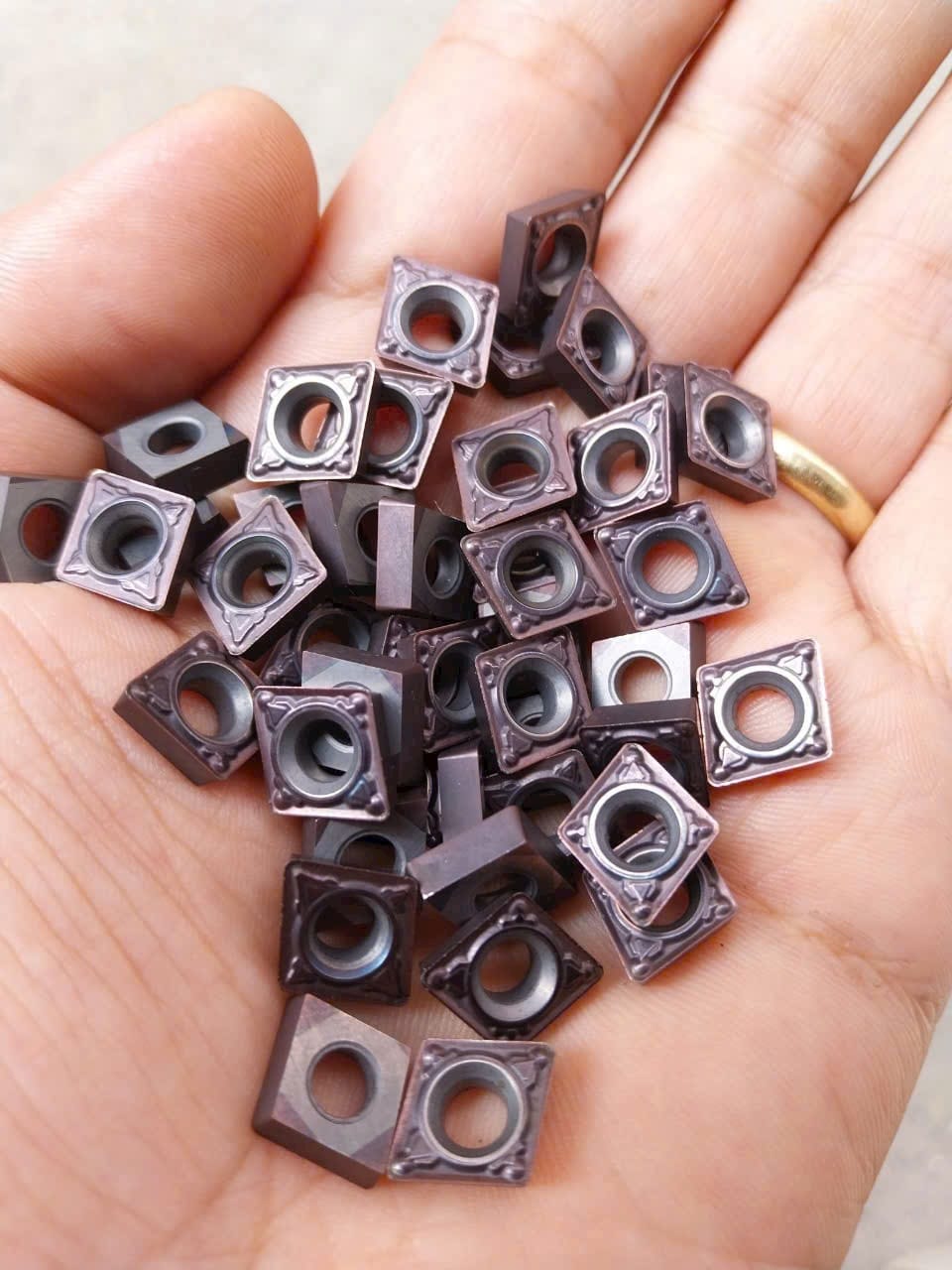 ​​​​​​​Chip Tiện C09R08 phủ tím Mitsu Nhật