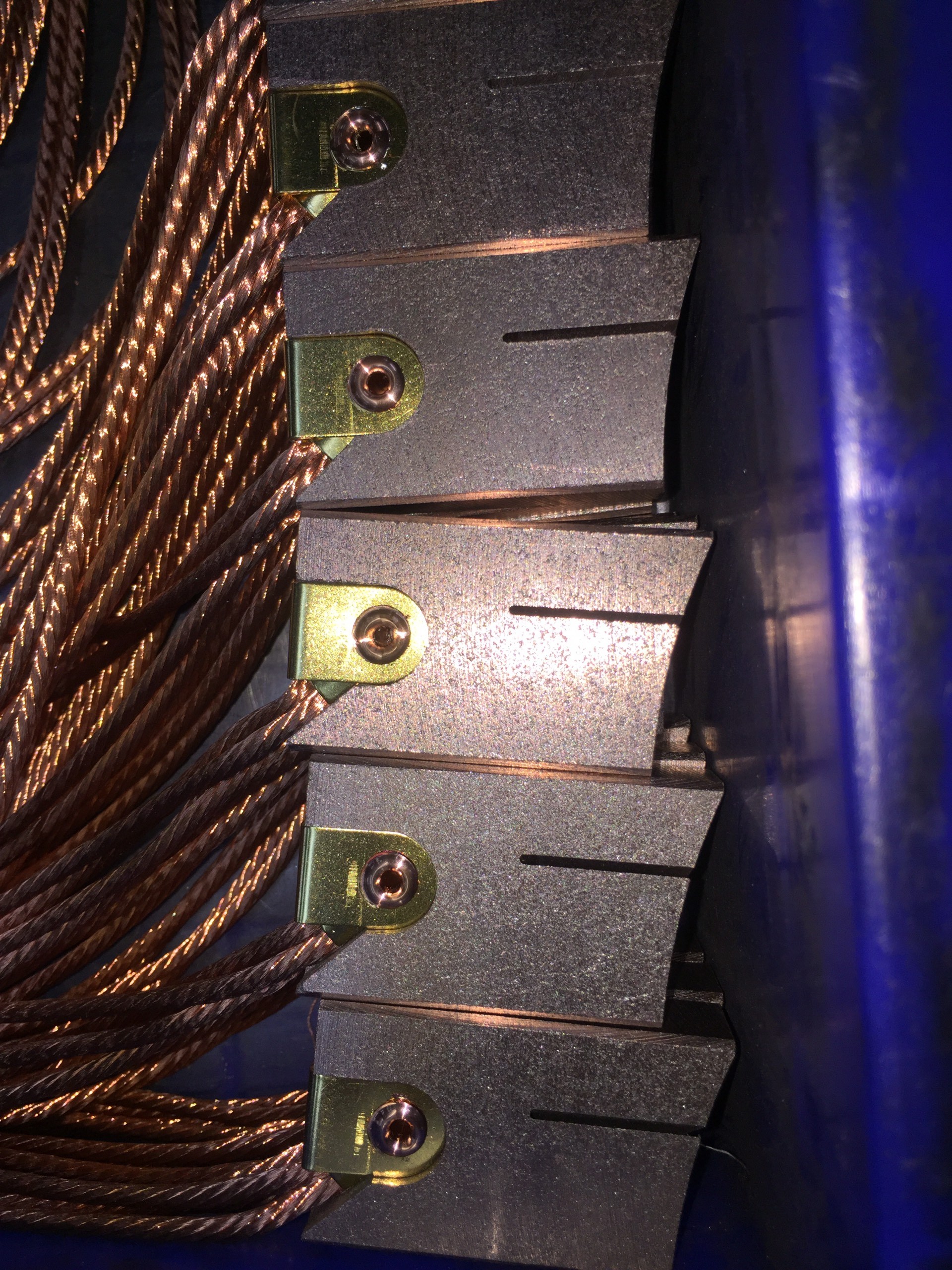 Tổng kho nhập khẩu  chổi than, chổi than công nghiệp