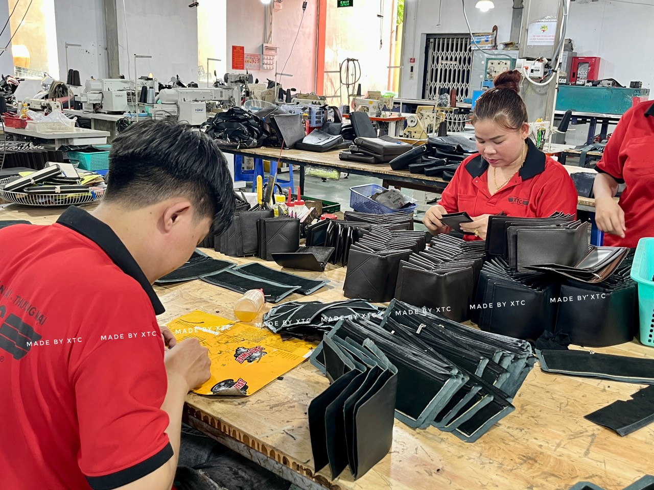 Xưởng sản xuất đồ da chuyên xuất khẩu - sỉ đồ da tận xưởng