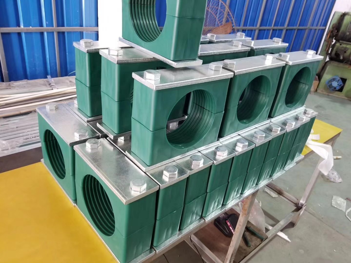 Kẹp ống thủy lực, Cùm treo omega, Kẹp đỡ ống, Cùm treo ống inox