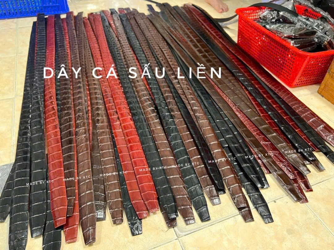 Thời Trang Da Cá Sấu 2025 – Xu Hướng Mới Cho Doanh Nhân Thành Đạt