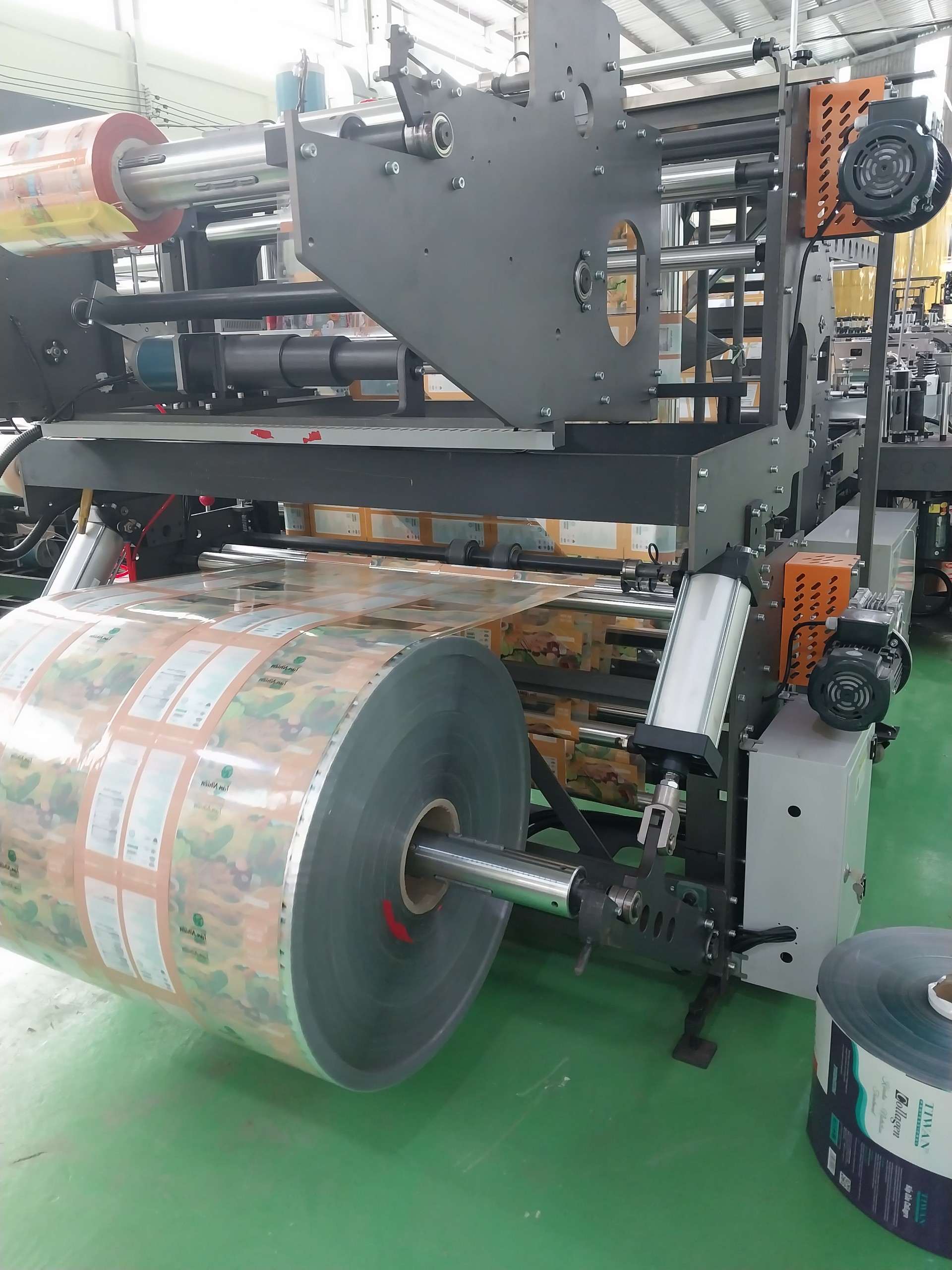 Bao bì nhựa, giấy, màng phức hợp.